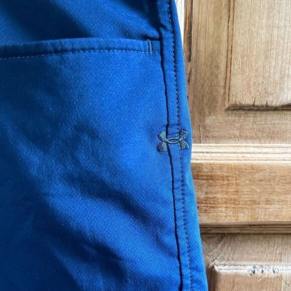 Under Armour 40 Shorts Navy Loose Pockets Button Zip Belt Loop Tech Golf Shorts - Picture 3 of 8